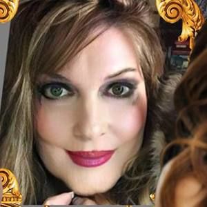 Meet your Posher, Ila